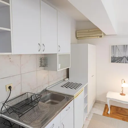 Downtown Nest Apartamento Belgrado
